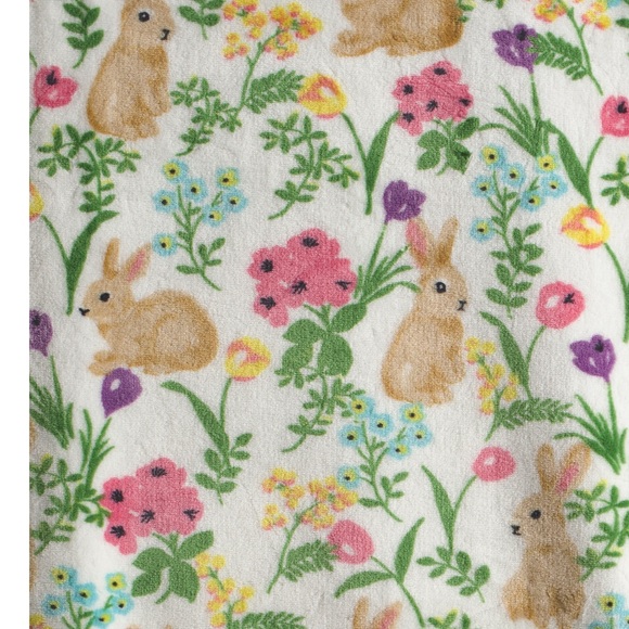 THR FARMHOUSE By Rachel Ashwell Lula Bunny Throw - Bunnies/Flowers - Picture 2 of 2